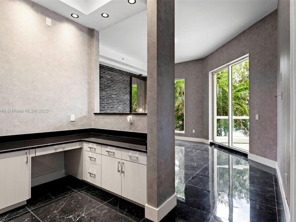 6000 Island Blvd 203, Aventura FL 33160