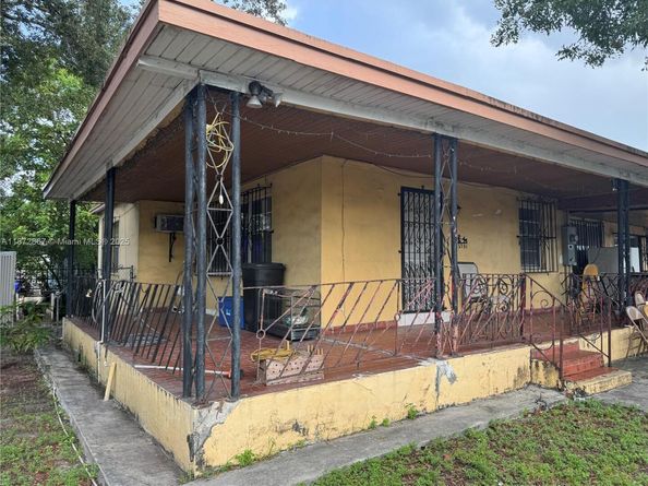 2751 NW 24th Ave, Miami FL 33142