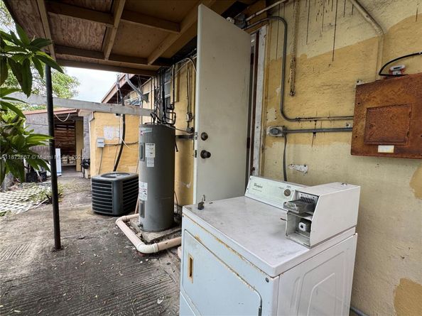 2751 NW 24th Ave, Miami FL 33142