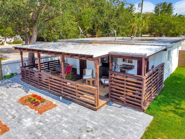 2055 NE 140th St, North Miami Beach FL 33181