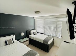 5225 Collins Ave 515, Miami Beach FL 33140