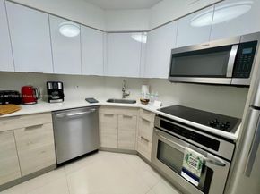 5225 Collins Ave 515, Miami Beach FL 33140