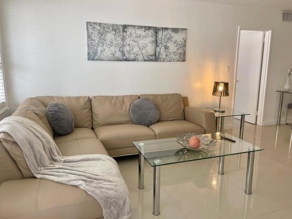 5225 Collins Ave 515, Miami Beach FL 33140