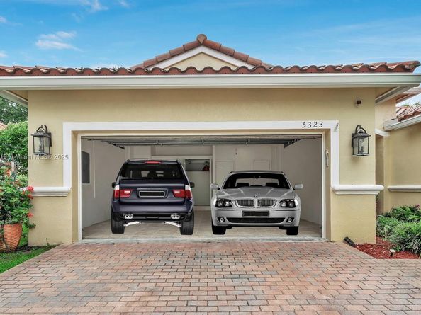 5323 SW 34th Way, Hollywood FL 33312