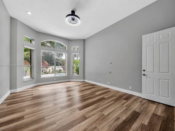 5323 SW 34th Way, Hollywood FL 33312
