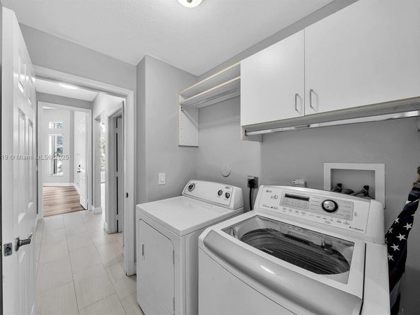 5323 SW 34th Way, Hollywood FL 33312