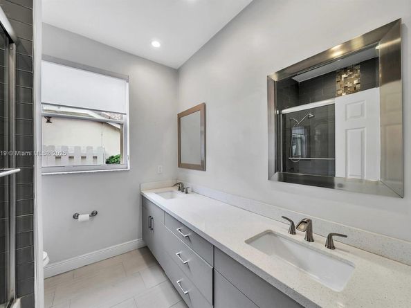 5323 SW 34th Way, Hollywood FL 33312