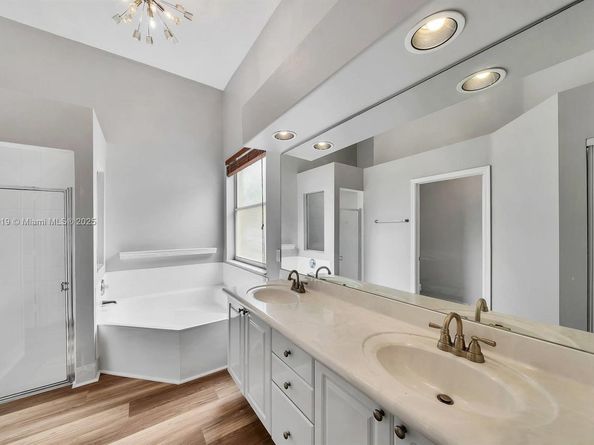 5323 SW 34th Way, Hollywood FL 33312