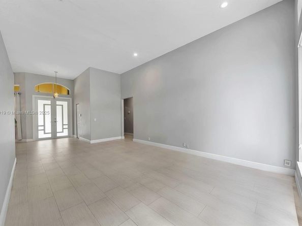5323 SW 34th Way, Hollywood FL 33312