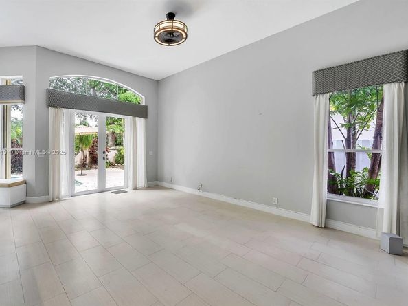 5323 SW 34th Way, Hollywood FL 33312