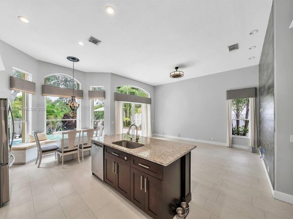 5323 SW 34th Way, Hollywood FL 33312