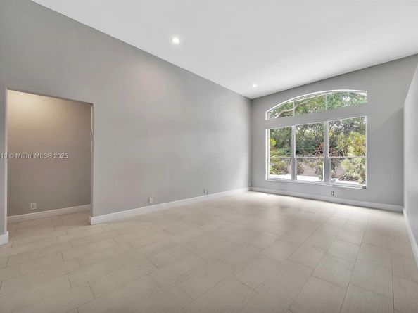 5323 SW 34th Way, Hollywood FL 33312