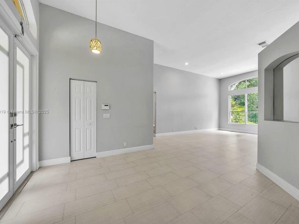 5323 SW 34th Way, Hollywood FL 33312