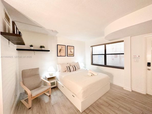 664 SE 20th Ave 6, Deerfield Beach FL 33441