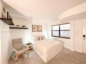 664 SE 20th Ave 6, Deerfield Beach FL 33441