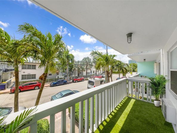 7620 Carlyle Ave 205, Miami Beach FL 33141