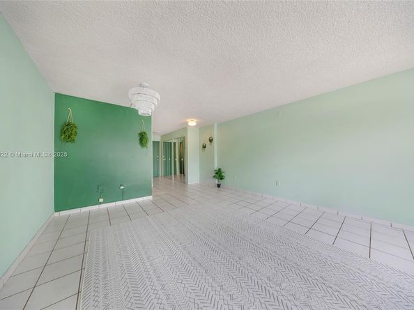 7620 Carlyle Ave 205, Miami Beach FL 33141