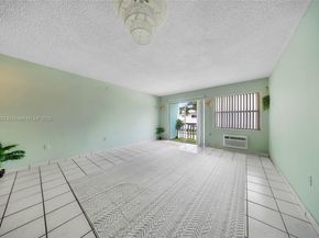 7620 Carlyle Ave 205, Miami Beach FL 33141