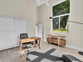 2756 Meadowood Dr, Weston FL 33332