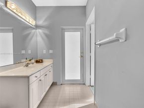 2756 Meadowood Dr, Weston FL 33332