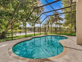 2756 Meadowood Dr, Weston FL 33332