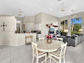 2756 Meadowood Dr, Weston FL 33332