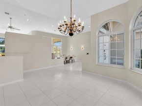 2756 Meadowood Dr, Weston FL 33332