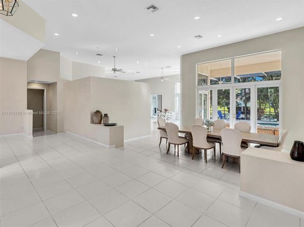 2756 Meadowood Dr, Weston FL 33332