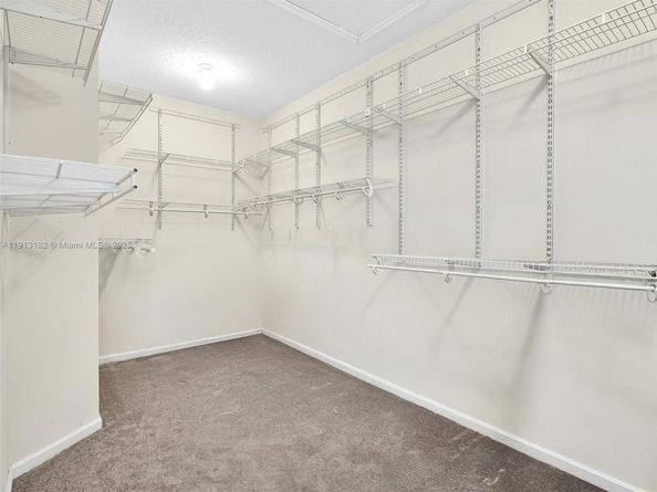 2756 Meadowood Dr, Weston FL 33332