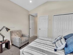 2756 Meadowood Dr, Weston FL 33332