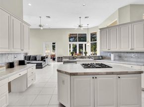 2756 Meadowood Dr, Weston FL 33332