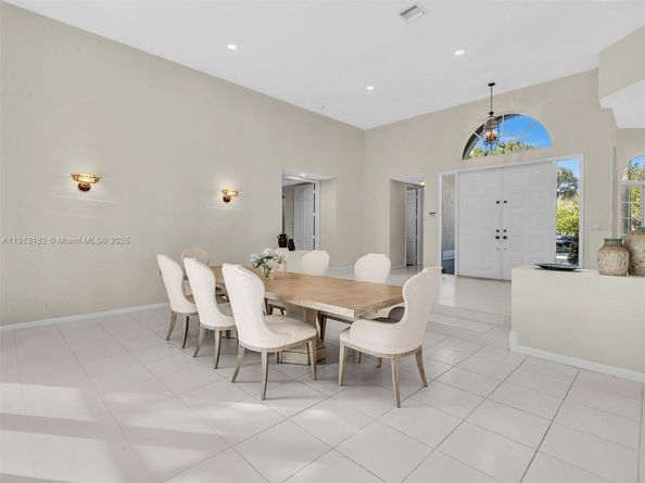 2756 Meadowood Dr, Weston FL 33332