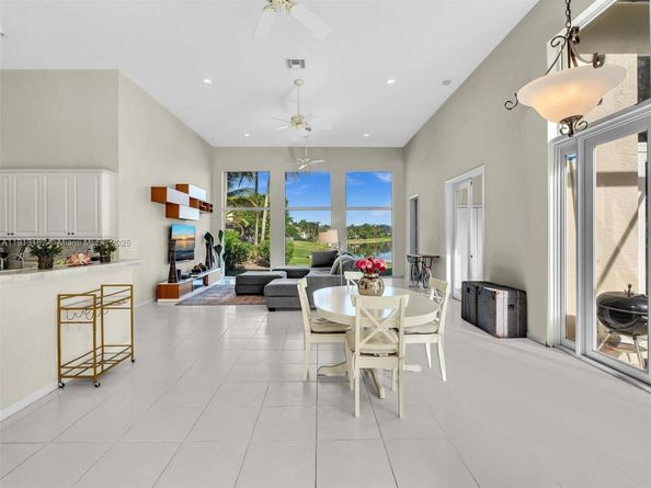 2756 Meadowood Dr, Weston FL 33332