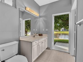 2756 Meadowood Dr, Weston FL 33332