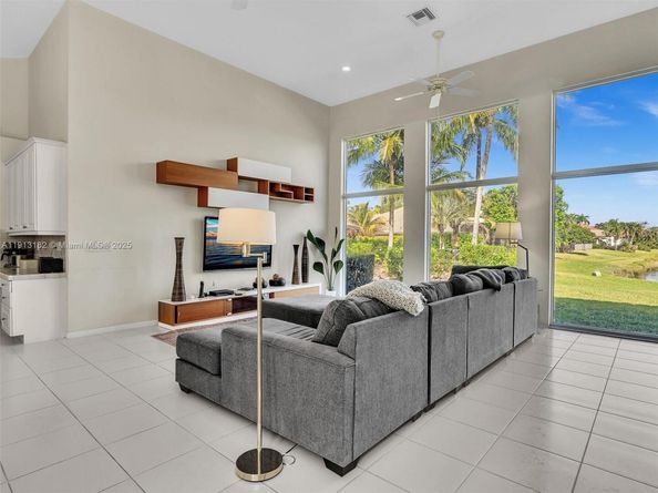 2756 Meadowood Dr, Weston FL 33332