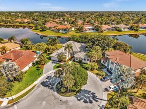 2756 Meadowood Dr, Weston FL 33332