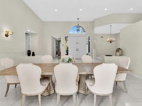 2756 Meadowood Dr, Weston FL 33332