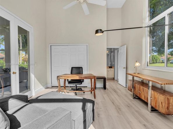 2756 Meadowood Dr, Weston FL 33332