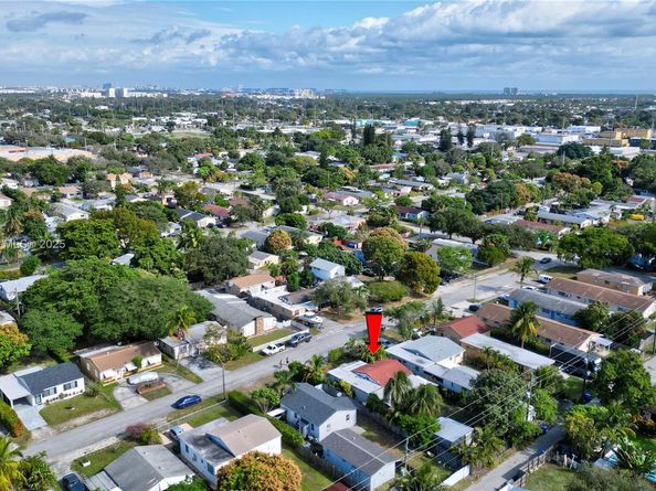 2326 Harding St, Hollywood FL 33020