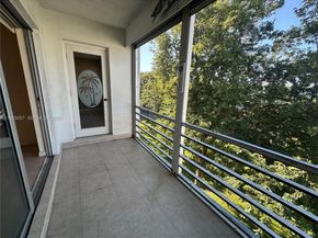 2223 Park Ln 304, Hollywood FL 33021