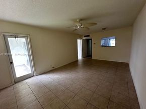 2223 Park Ln 304, Hollywood FL 33021