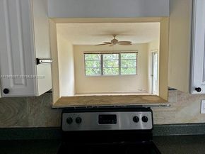 2223 Park Ln 304, Hollywood FL 33021