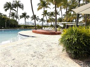 1000 S Pointe Dr 308, Miami Beach FL 33139
