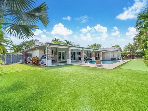 10330 SW 71st Ave, Pinecrest FL 33156