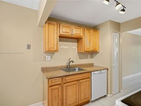 8305 NW 61st St C305, Tamarac FL 33321