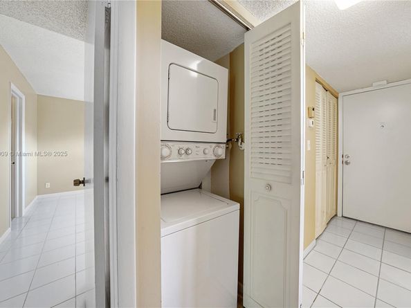 8305 NW 61st St C305, Tamarac FL 33321