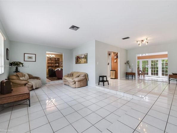 9500 SW 79th St, Miami FL 33173