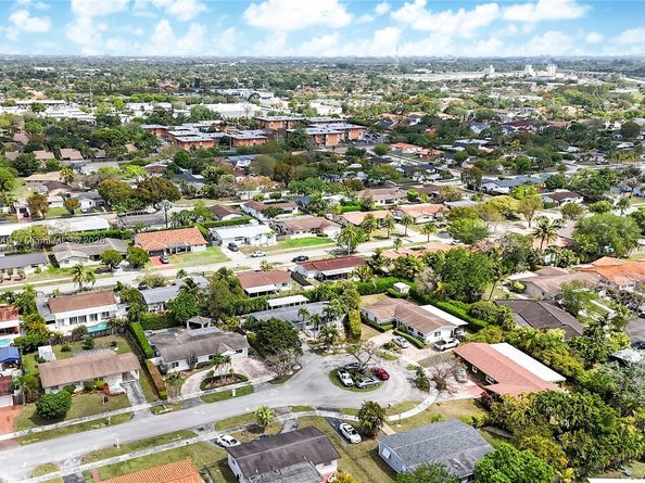 9500 SW 79th St, Miami FL 33173