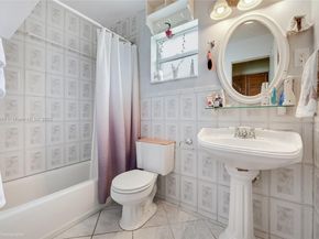 9500 SW 79th St, Miami FL 33173