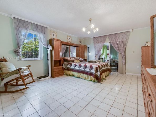 9500 SW 79th St, Miami FL 33173